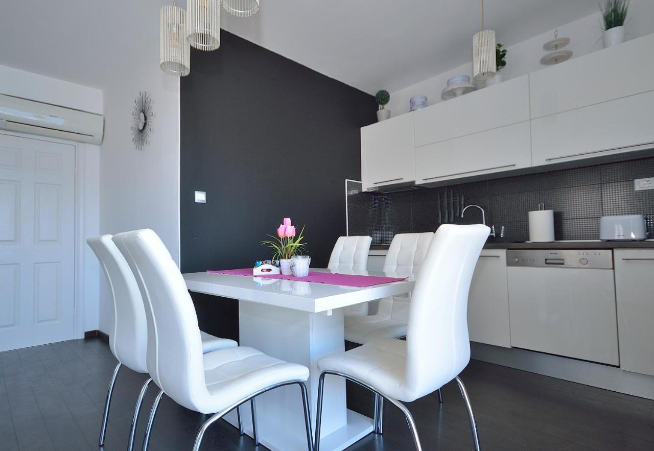 Apartman Staro Selo Primošten Esterno foto